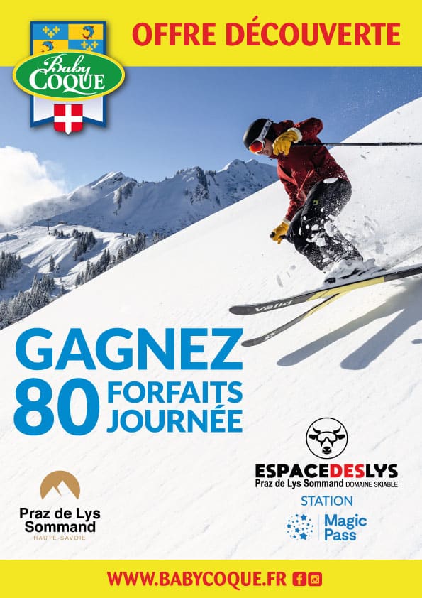 Affiche avec une famille sur une bouée dans un tobogan au parc Aquaparc